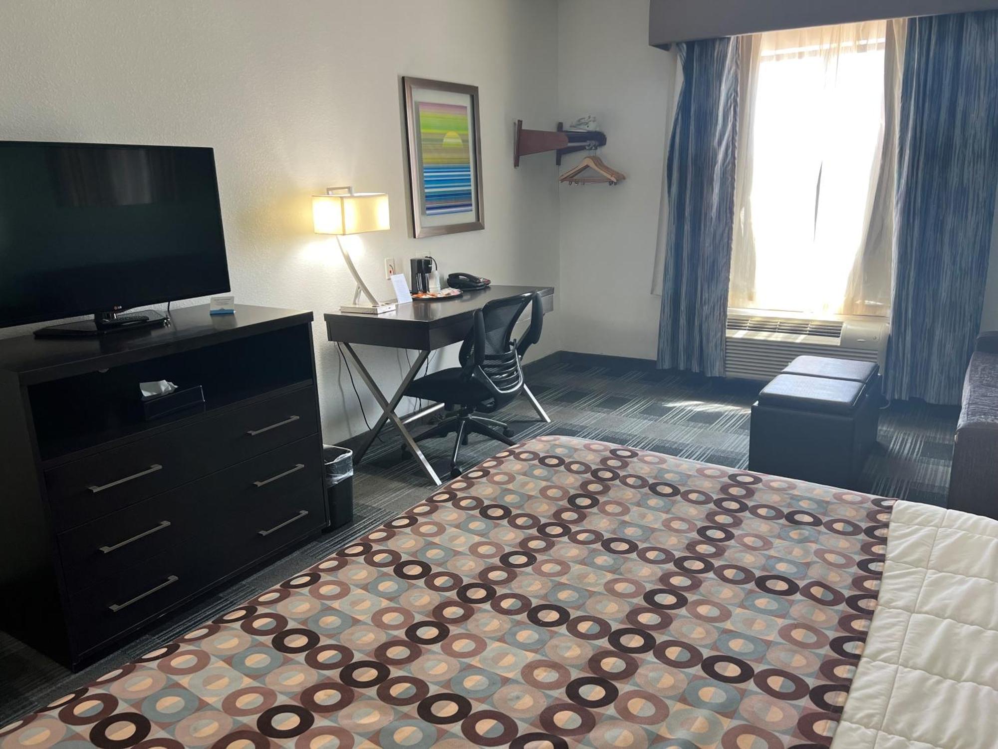 Days By Wyndham Hotel 2*