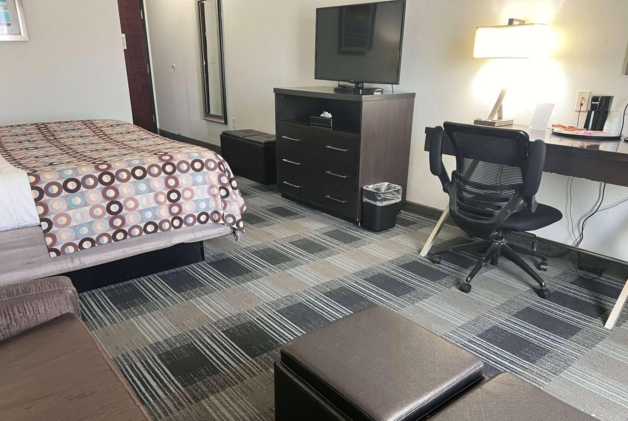 Days By Wyndham Hotel