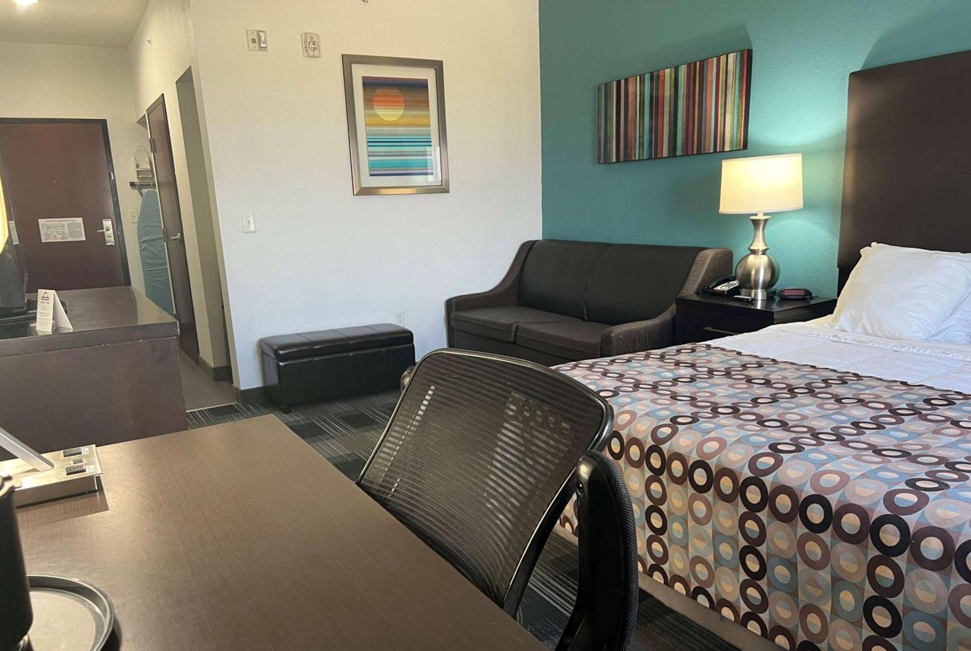 Days By Wyndham Hotel 2*
